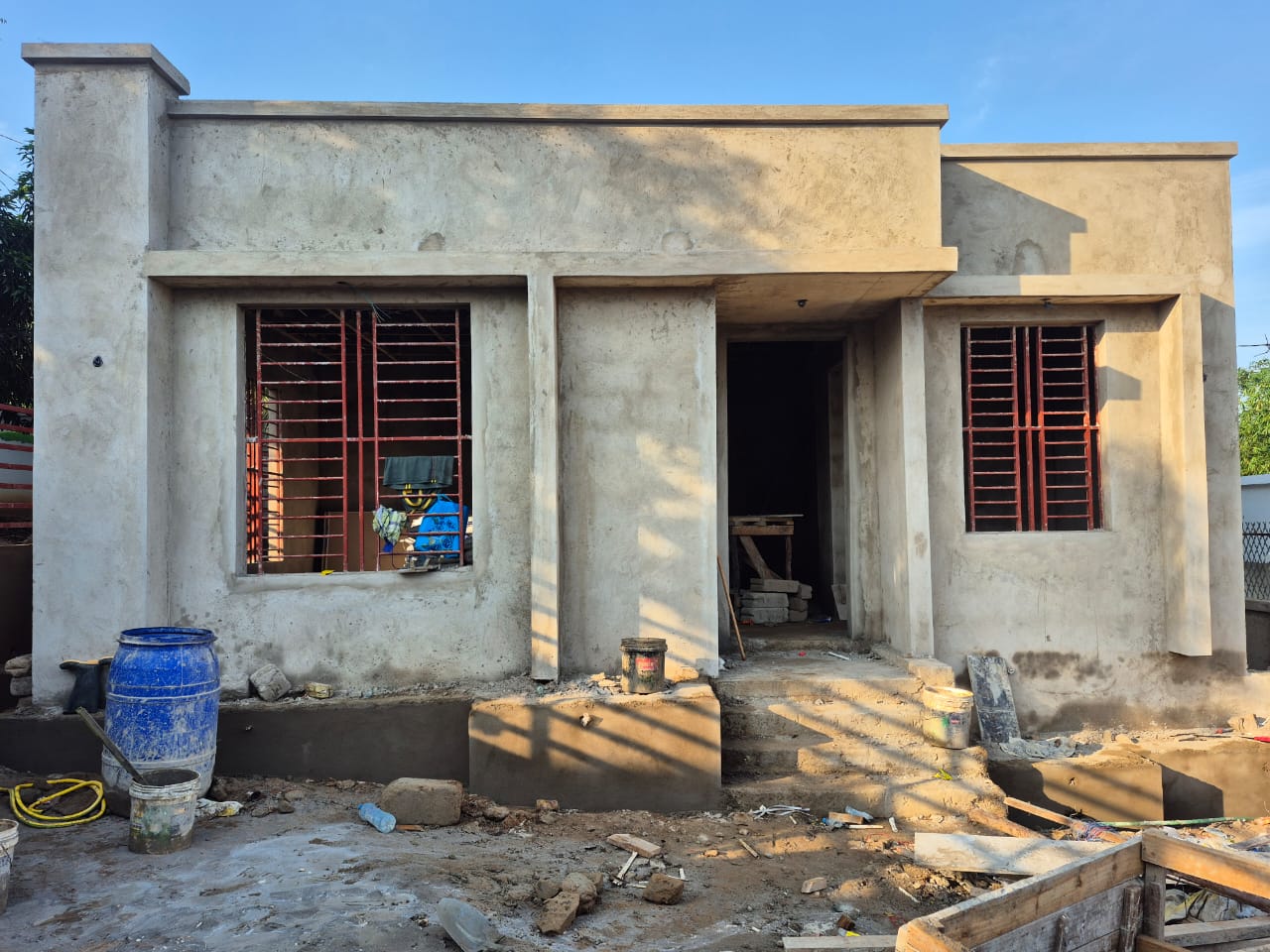 Plastered structure during construction phase